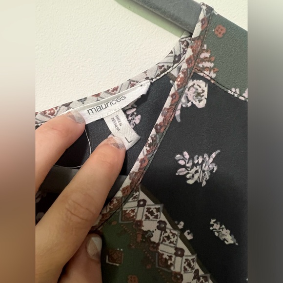 Maurices Multicolor Print Top - Picture 2 of 7